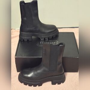 NWT Wmn's Thursday Boot Company Black Reign Chelsea Boot, 10